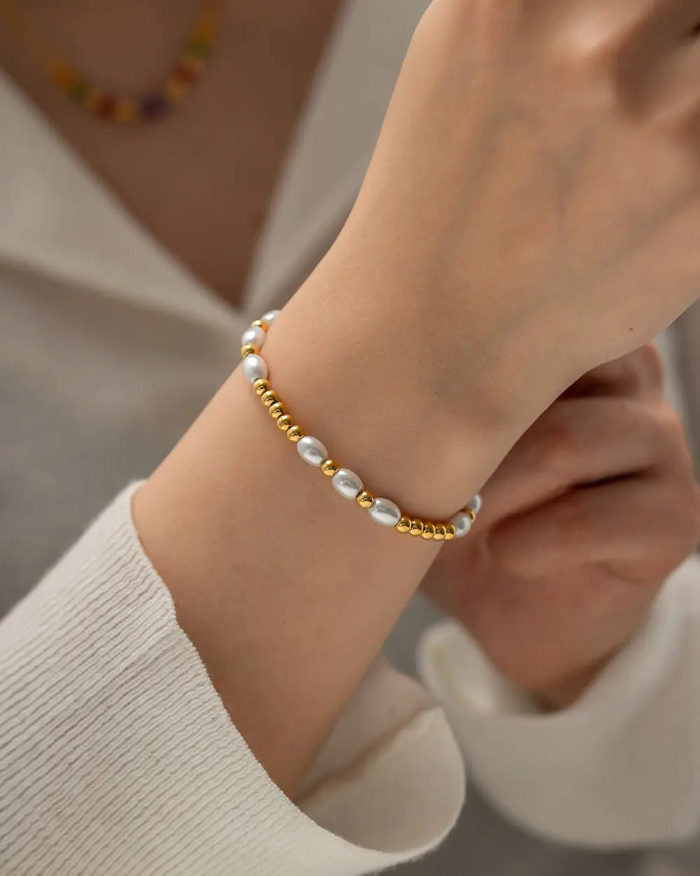 18K Gold Bracelet with Glass Pearl Beads